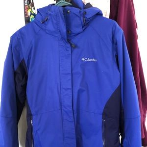 Women’s Medium Columbia jacket with hood